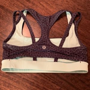 Lululemon sports bra